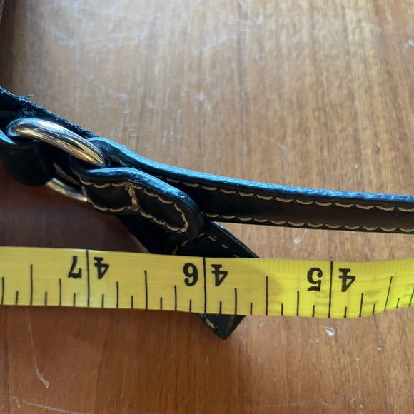 Nine West Crossbody purse in a brown/tan abstract pattern. - Picture 9 of 9